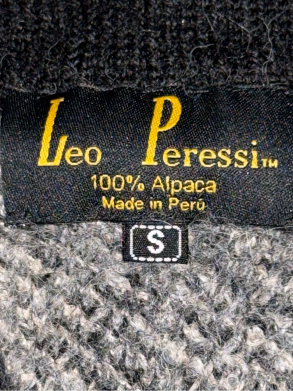 LEO PERESSI 100% Alpaca Cozy Sweater | Shark Tooth Toggle Cardigan Sweater | S - Picture 2 of 8